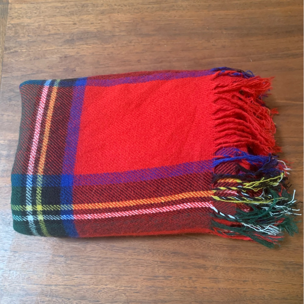 Banana Republic Red Fringe Scarf - Picture 2 of 3